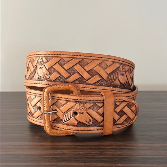 Leather tan belt horse weave 38 - Picture 2 of 5